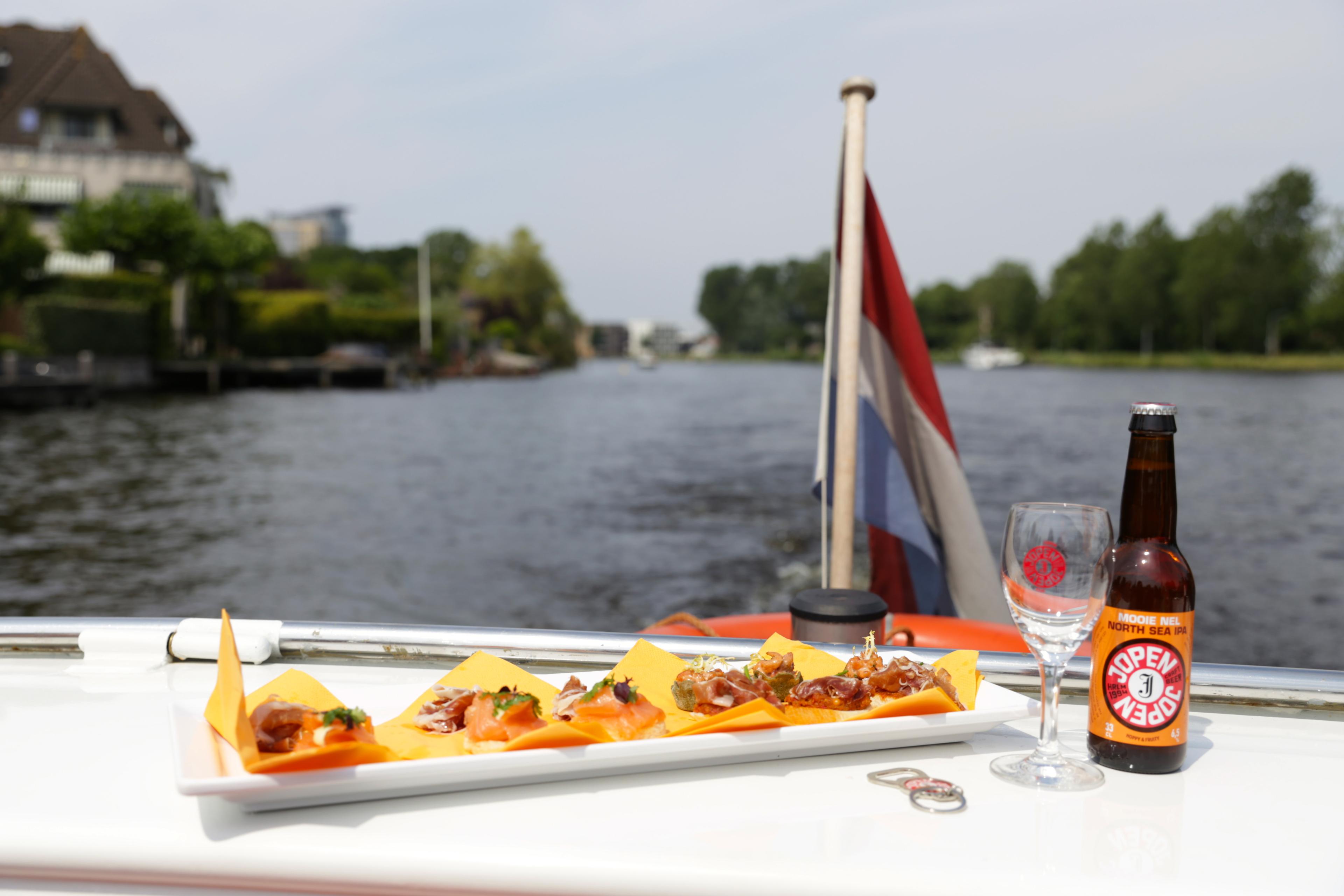 Jopen Bier Cruise incl. hapjes door Haarlem (90 min)